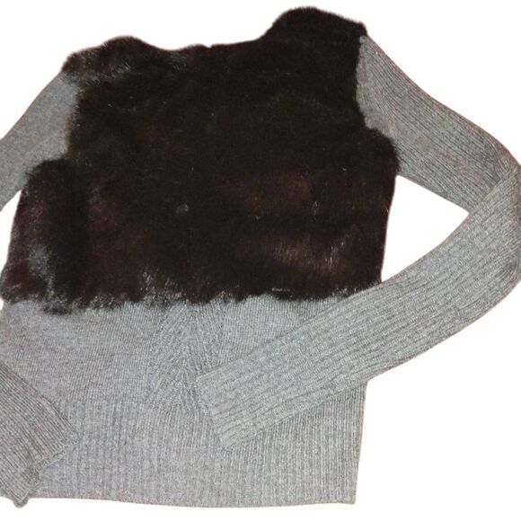 Simply Vera Vera Wang Gray Button Down Sweater With Black Faux Fur - Picture 5 of 12